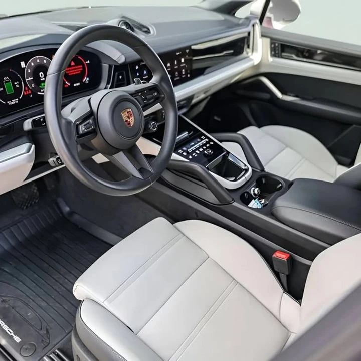 2025 Porsche 9Y0/9Y3 Cayenne - Image 14 of 17