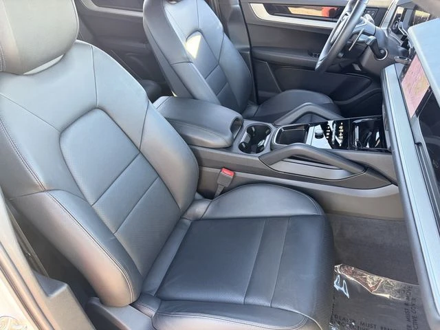 2025 Porsche 9Y0/9Y3 Cayenne - Image 18 of 20