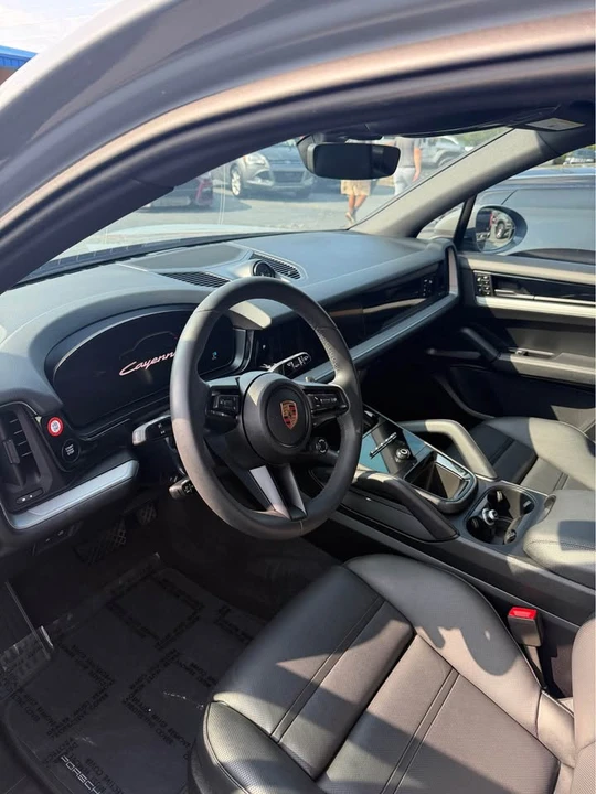2025 Porsche 9Y0/9Y3 Cayenne - Image 5 of 6