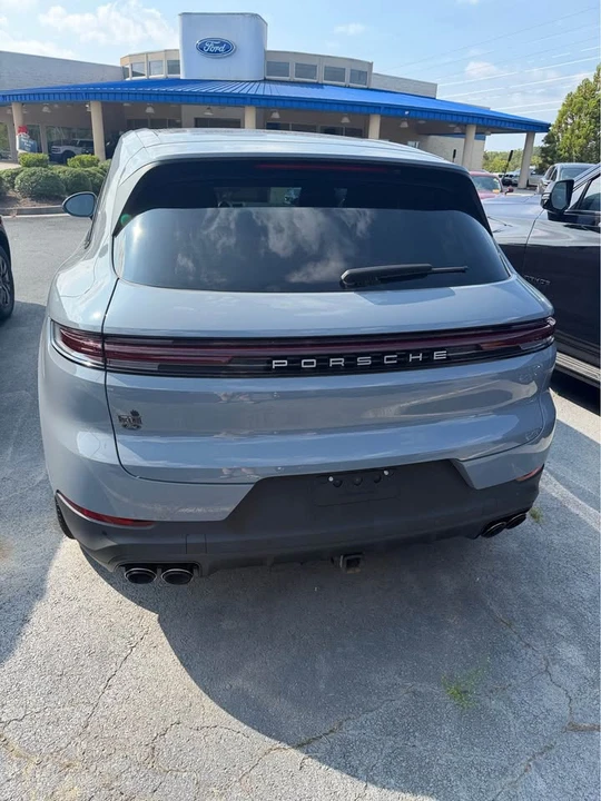2025 Porsche 9Y0/9Y3 Cayenne - Image 3 of 6