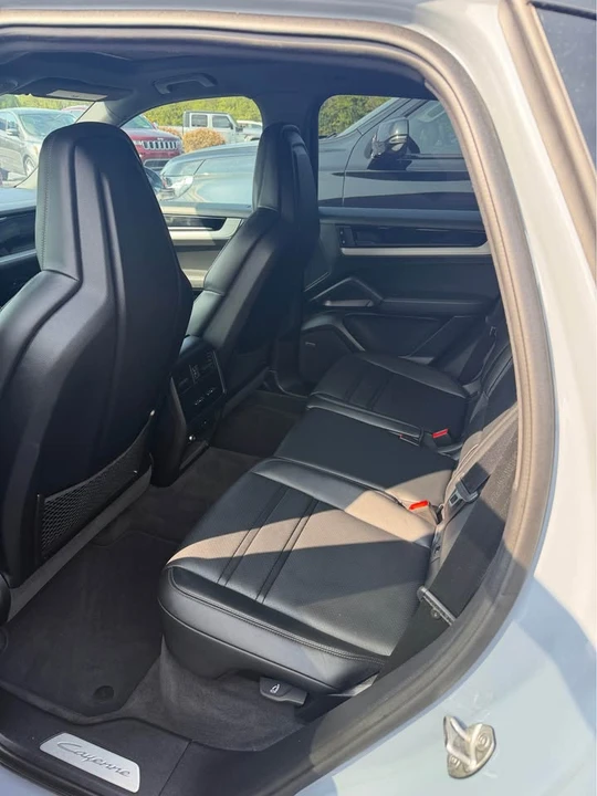 2025 Porsche 9Y0/9Y3 Cayenne - Image 4 of 6