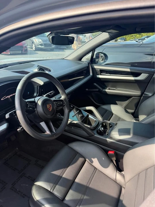 2025 Porsche 9Y0/9Y3 Cayenne - Image 6 of 6