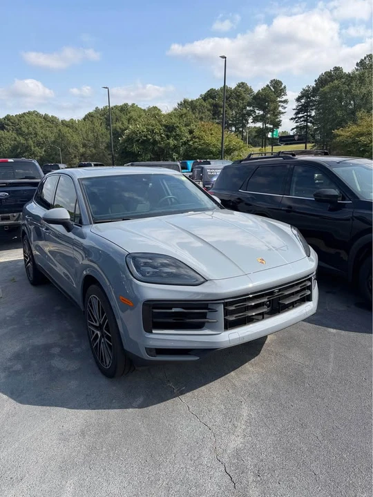 2025 Porsche 9Y0/9Y3 Cayenne - Image 2 of 6