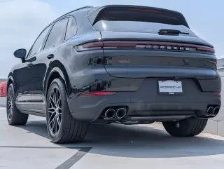 2025 Porsche 9Y0/9Y3 Cayenne - Image 3 of 4