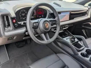 2025 Porsche 9Y0/9Y3 Cayenne - Image 4 of 4