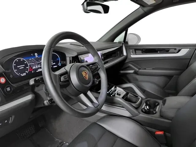 2025 Porsche 9Y0/9Y3 Cayenne - Image 4 of 9