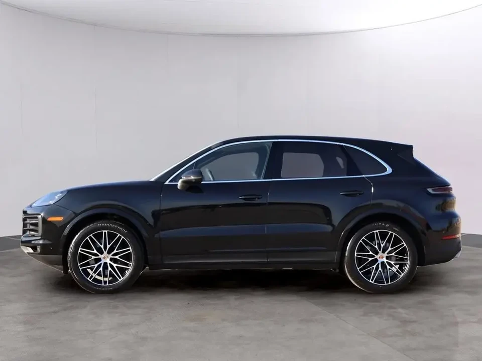 2025 Porsche 9Y0/9Y3 Cayenne - Image 2 of 13