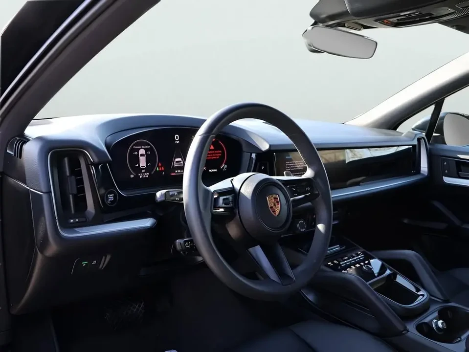 2025 Porsche 9Y0/9Y3 Cayenne - Image 4 of 13