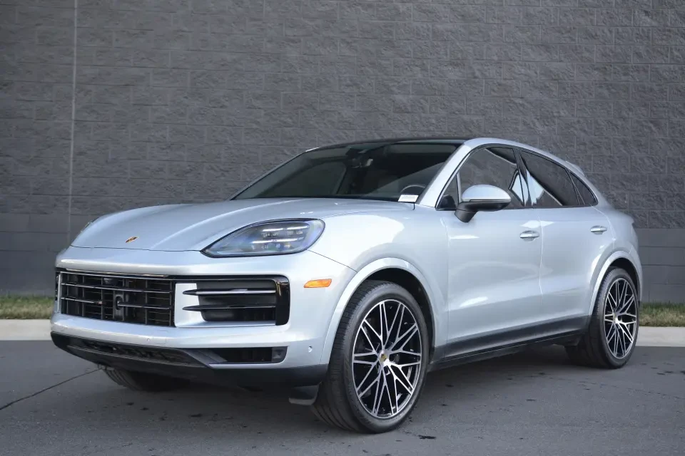 2025 Porsche 9Y0/9Y3 Cayenne - Image 10 of 13