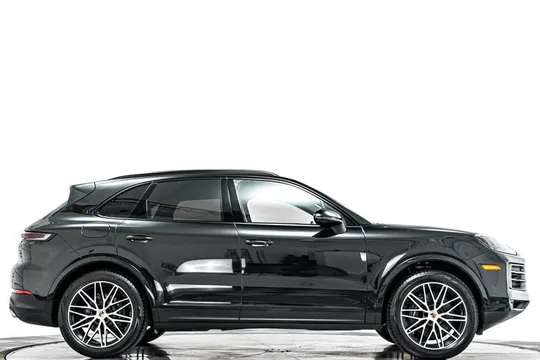 2025 Porsche Cayenne Premium Package Plus