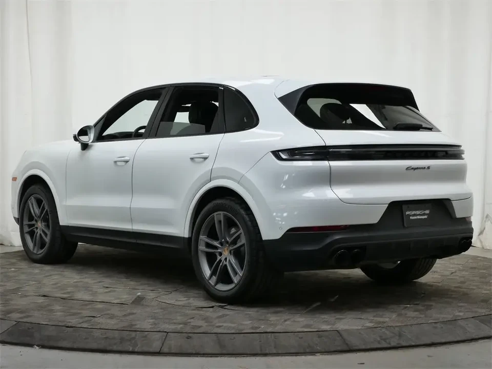 2025 Porsche 9Y0/9Y3 Cayenne S - Image 3 of 5