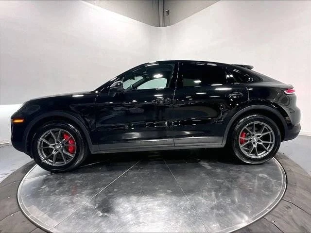 2025 Porsche 9Y0/9Y3 Cayenne Coupe - Image 2 of 5