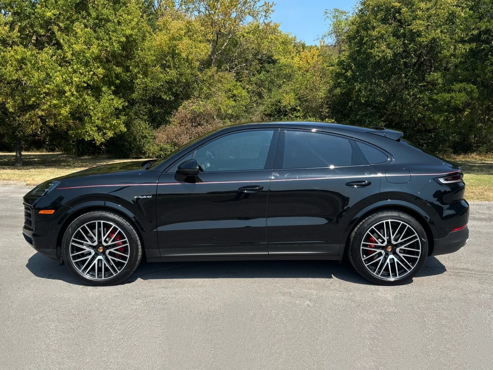 2025 Porsche Cayenne - Image 7 of 31
