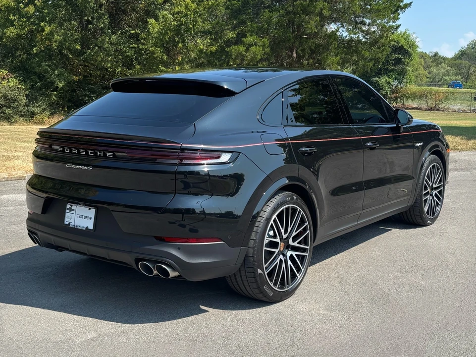 2025 Porsche Cayenne - Image 3 of 31