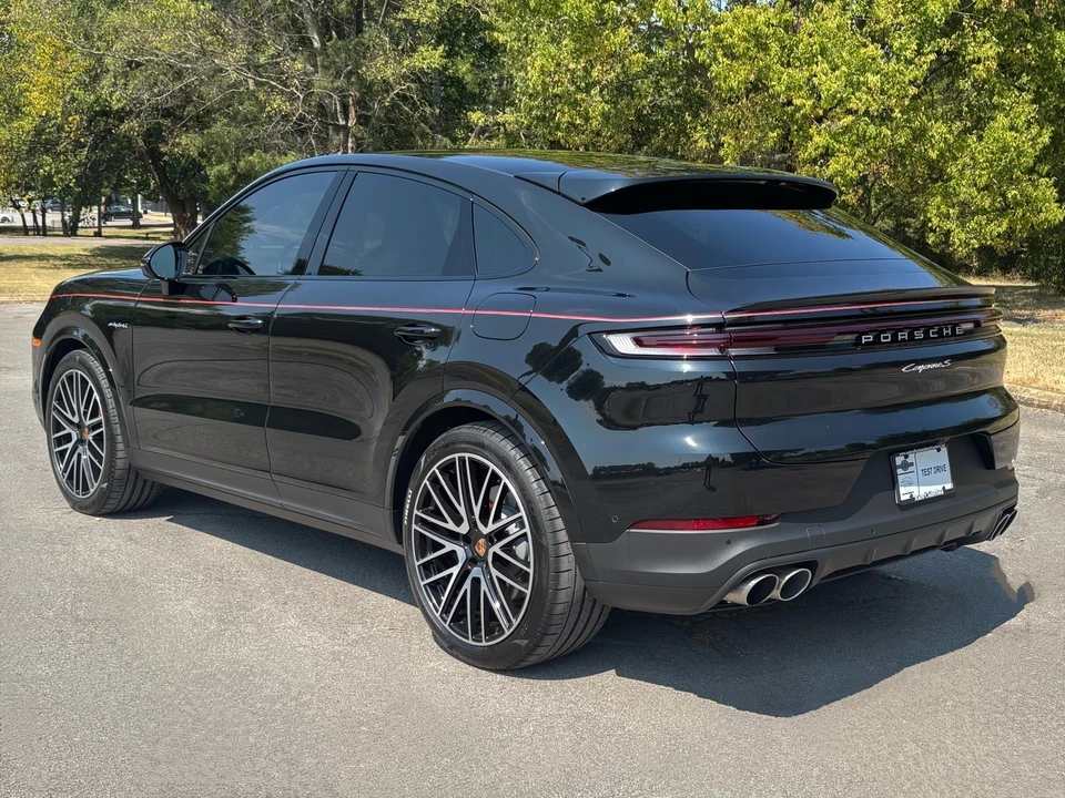 2025 Porsche Cayenne - Image 4 of 31
