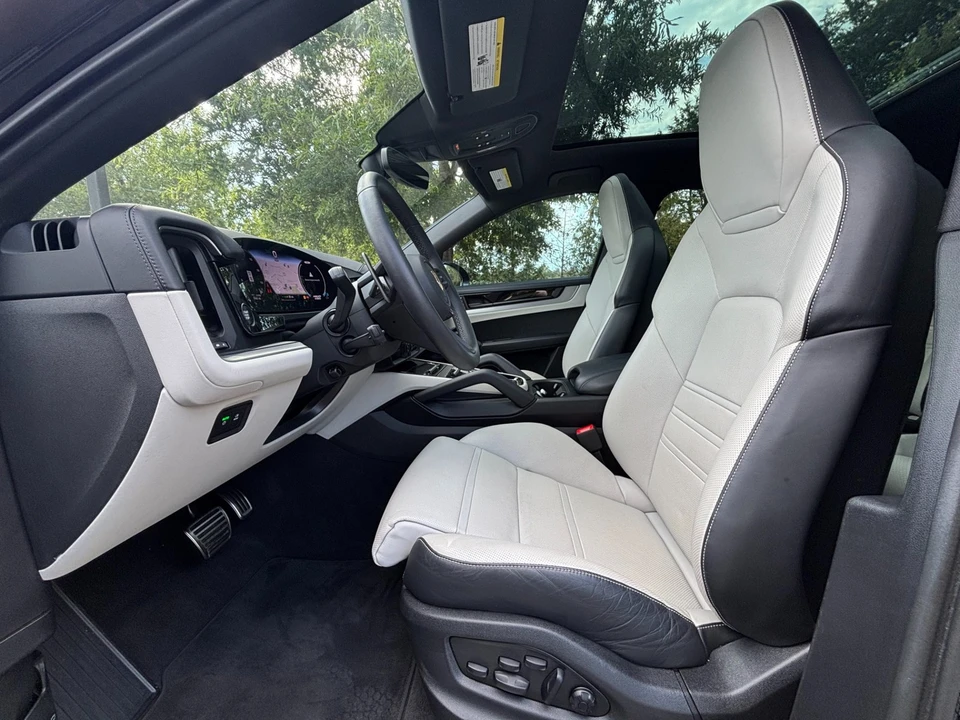 2025 Porsche Cayenne - Image 10 of 31