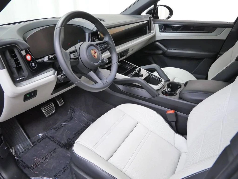 2025 Porsche 9Y0/9Y3 Cayenne Coupe - Image 4 of 5