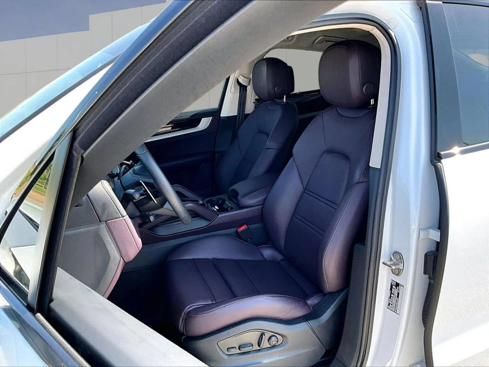 2025 Porsche 9Y0/9Y3 Cayenne Coupe - Image 5 of 5
