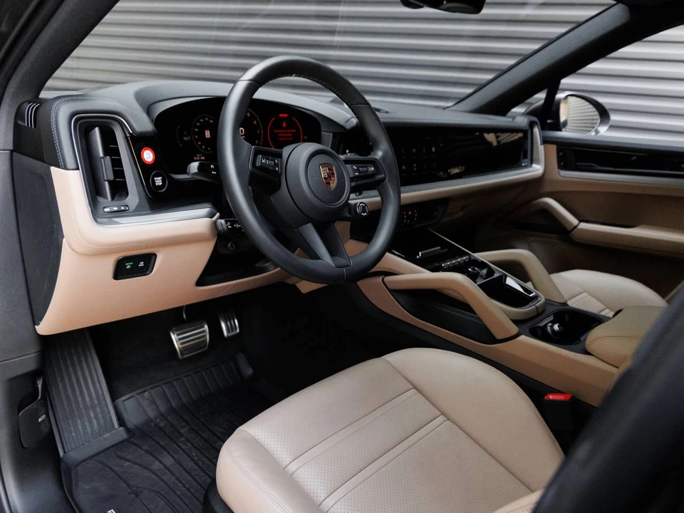 2025 Porsche 9Y0/9Y3 Cayenne Coupe - Image 4 of 4