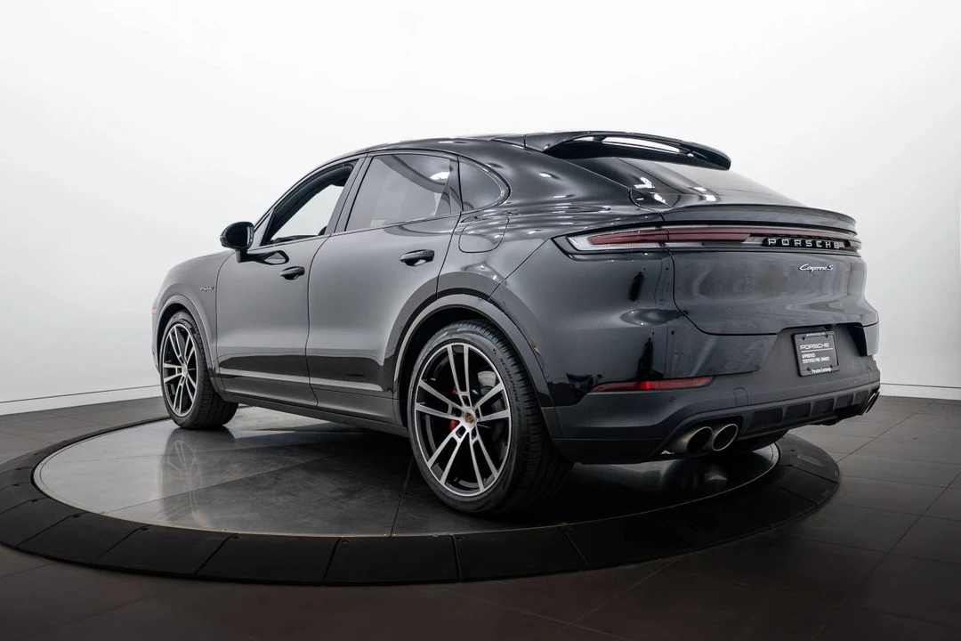 2025 Porsche 9Y0/9Y3 Cayenne Coupe - Image 3 of 4
