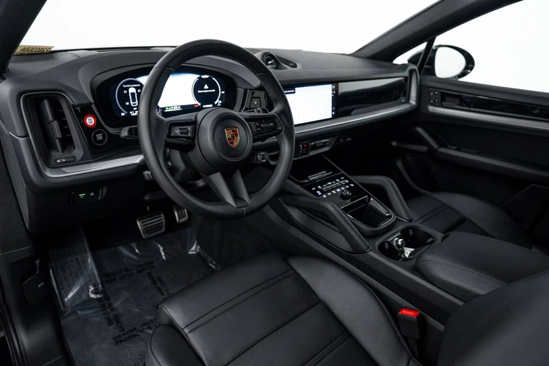 2025 Porsche 9Y0/9Y3 Cayenne Coupe - Image 4 of 4