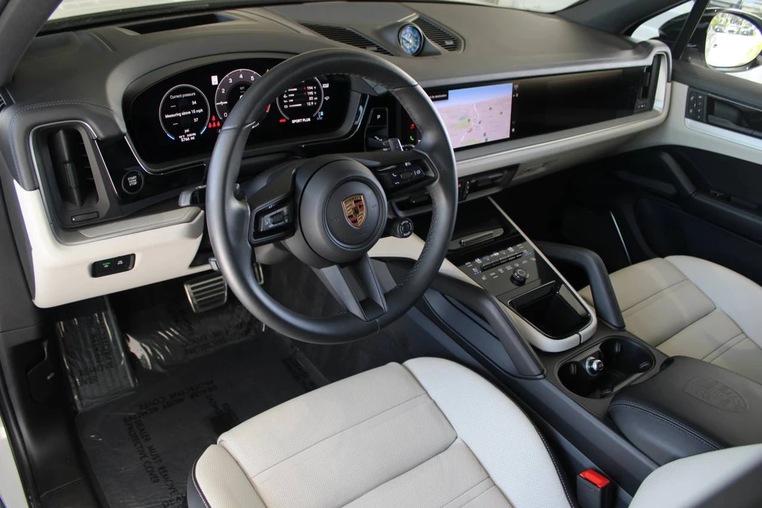 2025 Porsche 9Y0/9Y3 Cayenne - Image 4 of 4