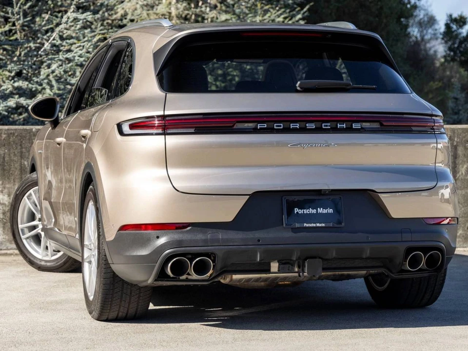2025 Porsche Cayenne - Image 3 of 4