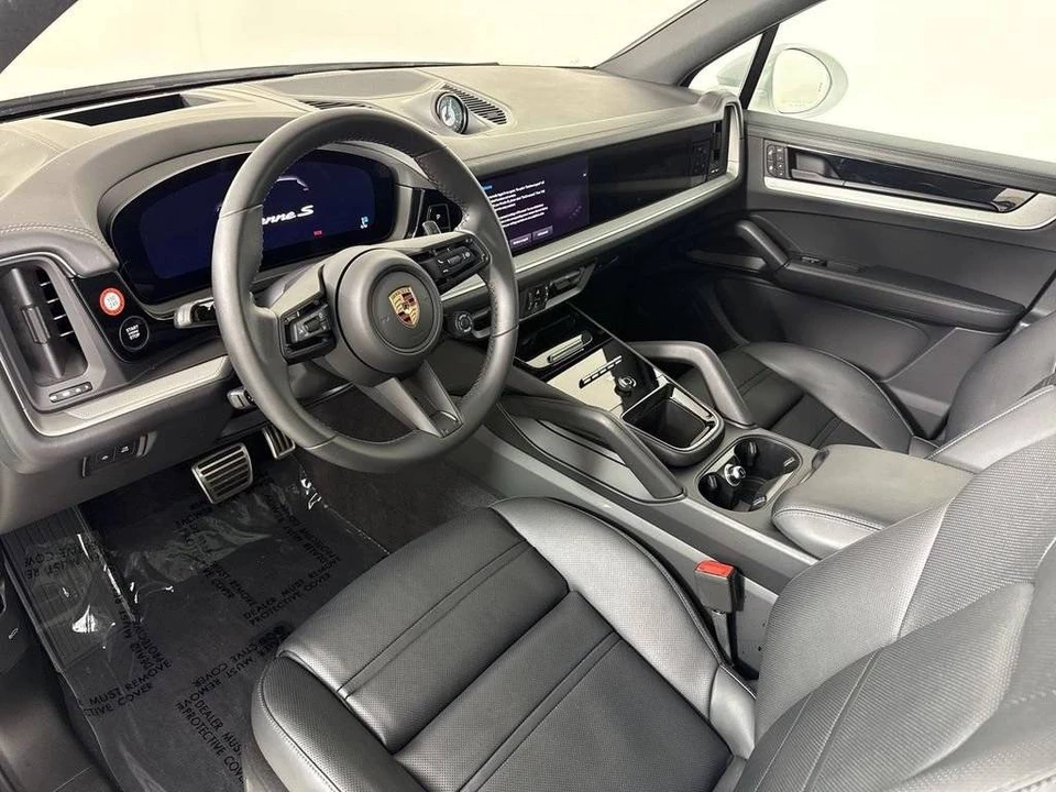 2025 Porsche Cayenne - Image 4 of 5