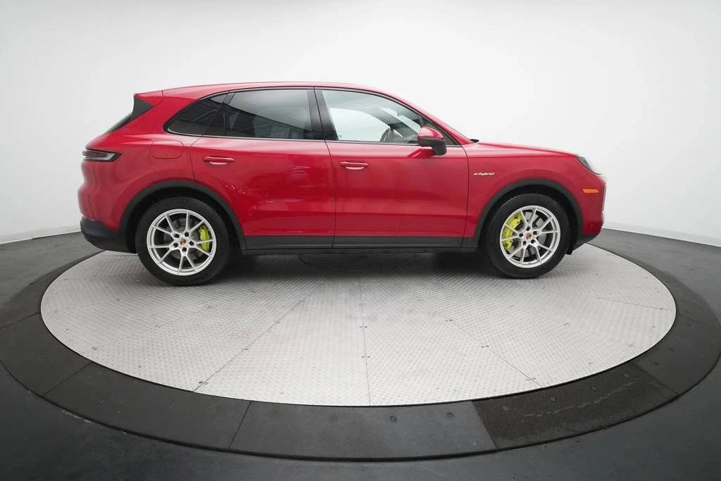 2025 Porsche Cayenne - Image 4 of 4