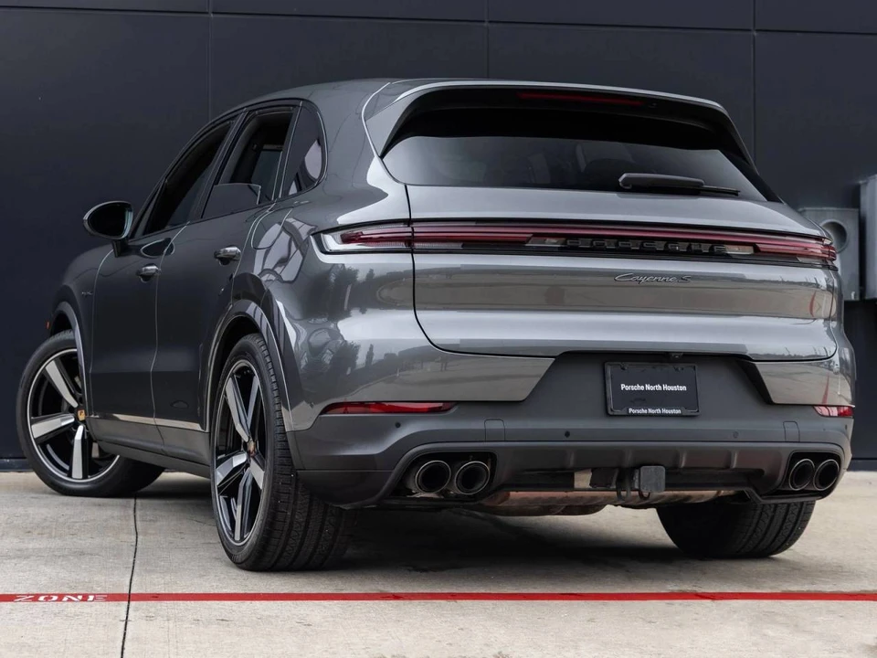 2025 Porsche Cayenne - Image 3 of 5