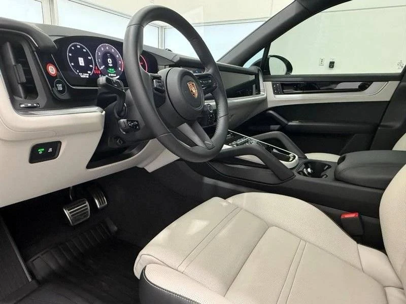 2025 Porsche Cayenne - Image 4 of 5