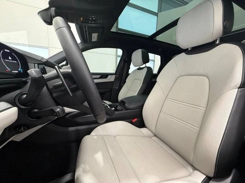 2025 Porsche Cayenne - Image 5 of 5