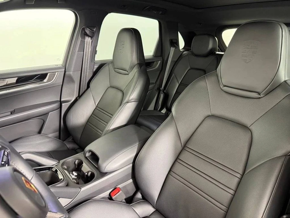 2025 Porsche Cayenne - Image 5 of 5