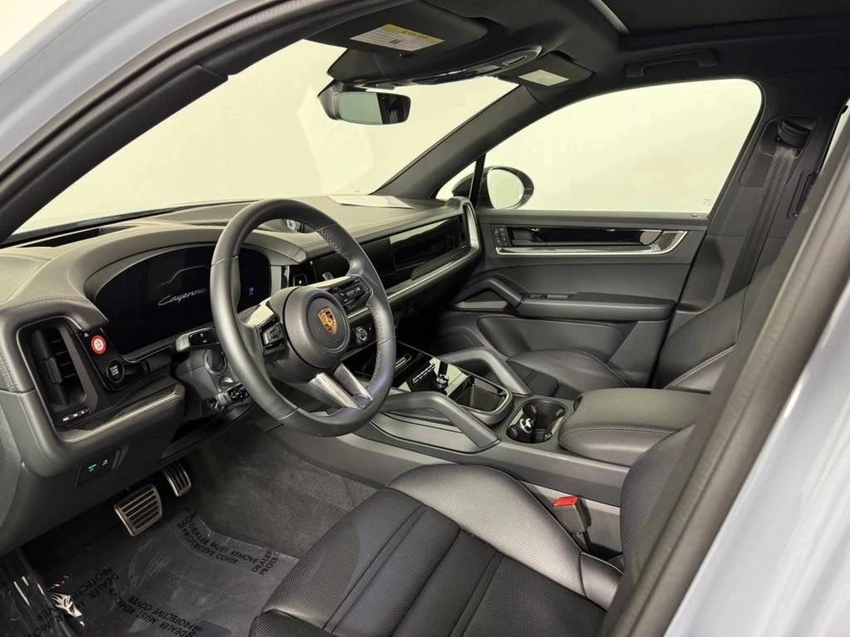 2025 Porsche Cayenne - Image 4 of 5