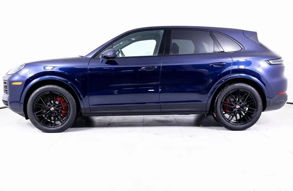 2025 Porsche 9Y0/9Y3 Cayenne S - Image 2 of 6
