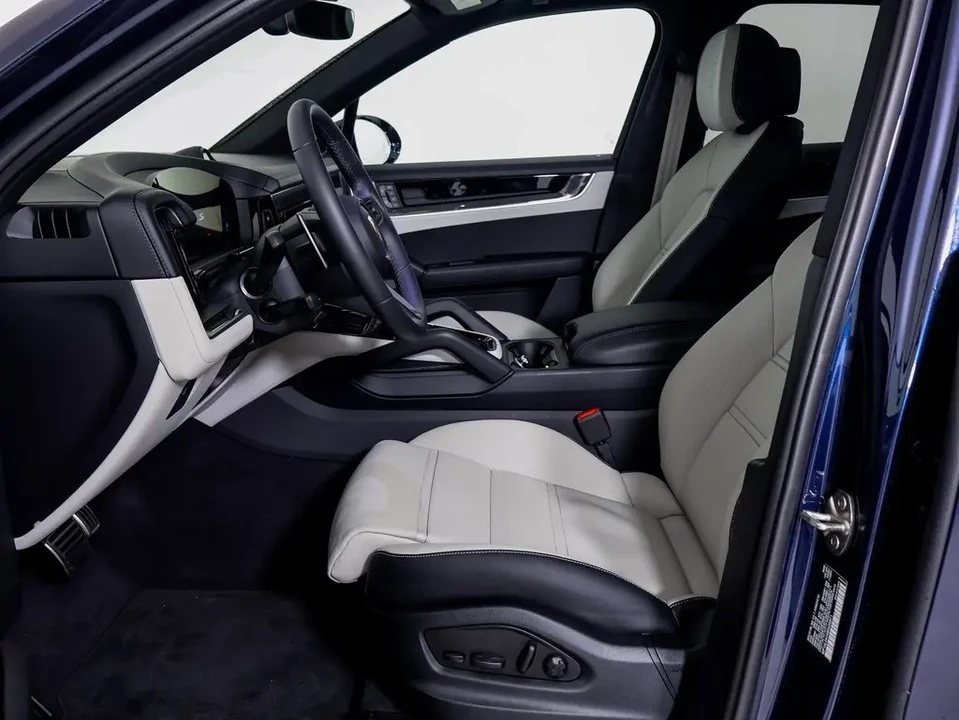 2025 Porsche 9Y0/9Y3 Cayenne S - Image 5 of 6