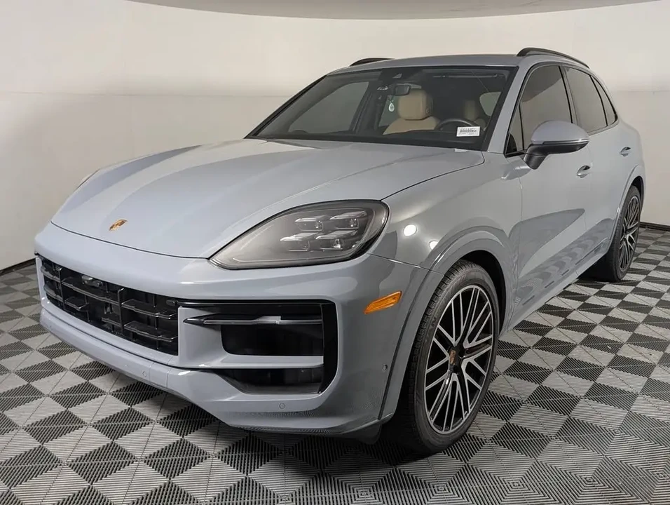 2025 Porsche 9Y0/9Y3 Cayenne S - Image 8 of 31