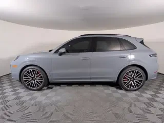 2025 Porsche 9Y0/9Y3 Cayenne S - Image 13 of 31