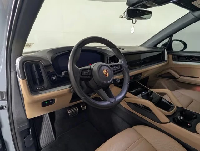 2025 Porsche 9Y0/9Y3 Cayenne S - Image 26 of 31