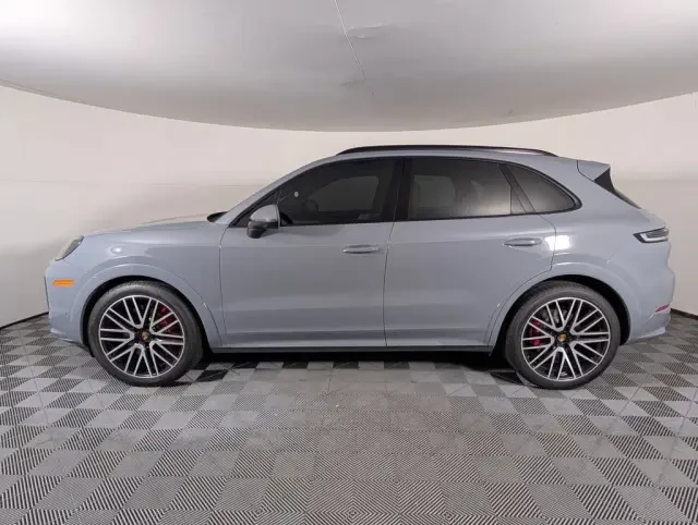 2025 Porsche 9Y0/9Y3 Cayenne S - Image 14 of 31