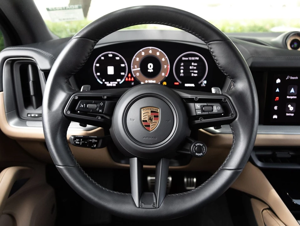 2025 Porsche 9Y0/9Y3 Cayenne S - Image 13 of 31