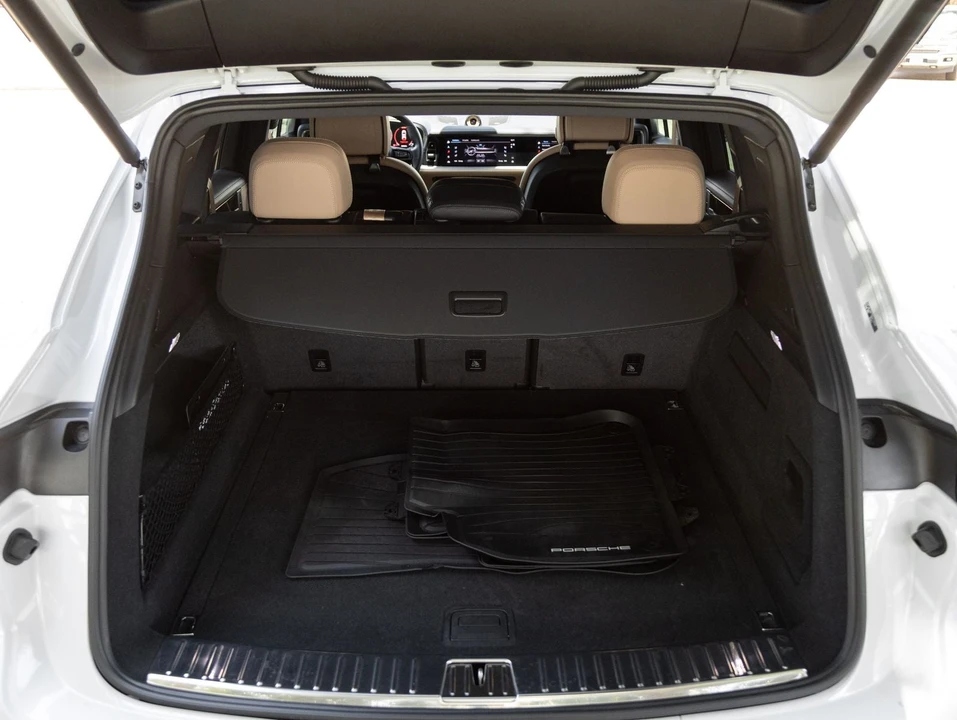 2025 Porsche 9Y0/9Y3 Cayenne S - Image 30 of 31