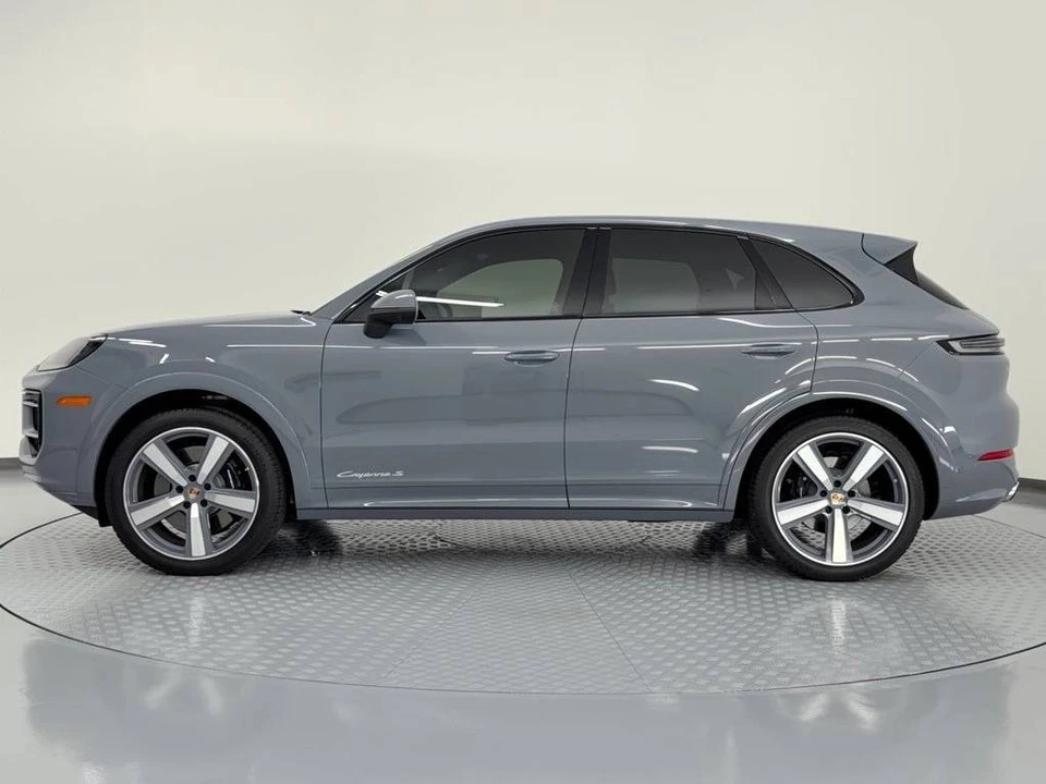 2025 Porsche 9Y0/9Y3 Cayenne S - Image 2 of 4