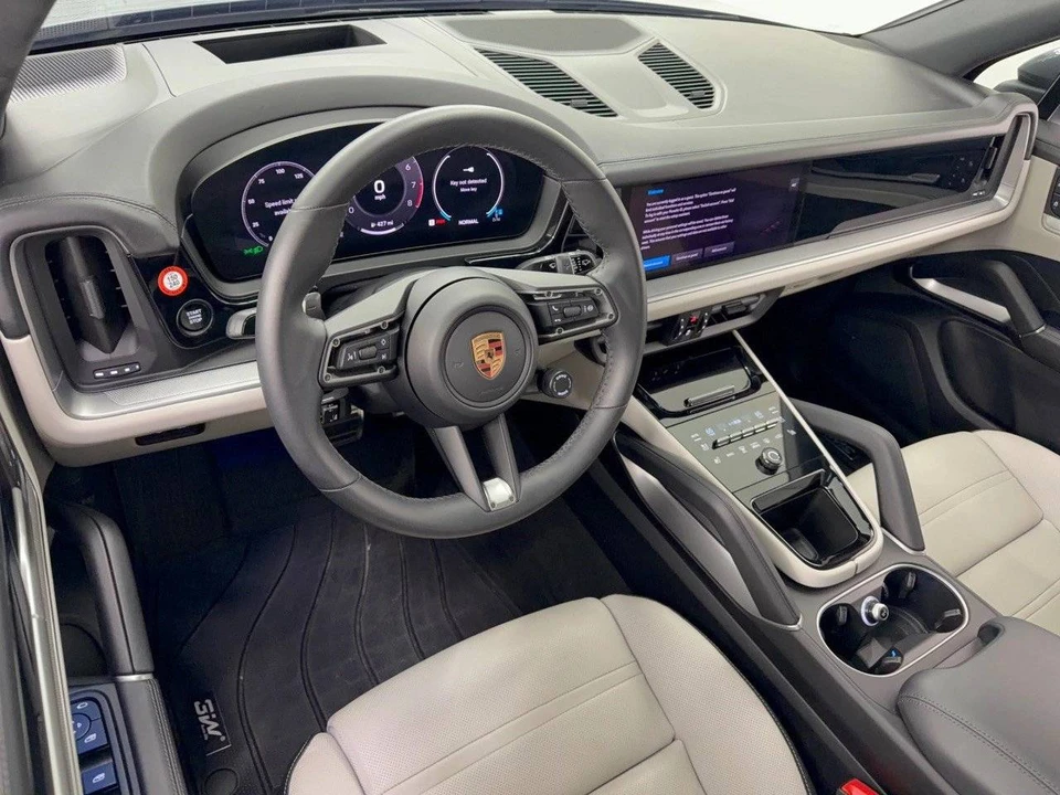 2025 Porsche 9Y0/9Y3 Cayenne S - Image 4 of 4
