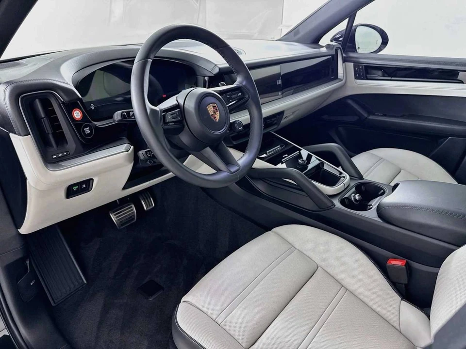 2025 Porsche 9Y0/9Y3 Cayenne S - Image 4 of 4