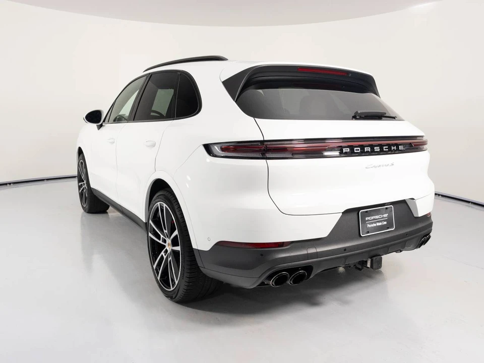 2025 Porsche 9Y0/9Y3 Cayenne S - Image 3 of 4