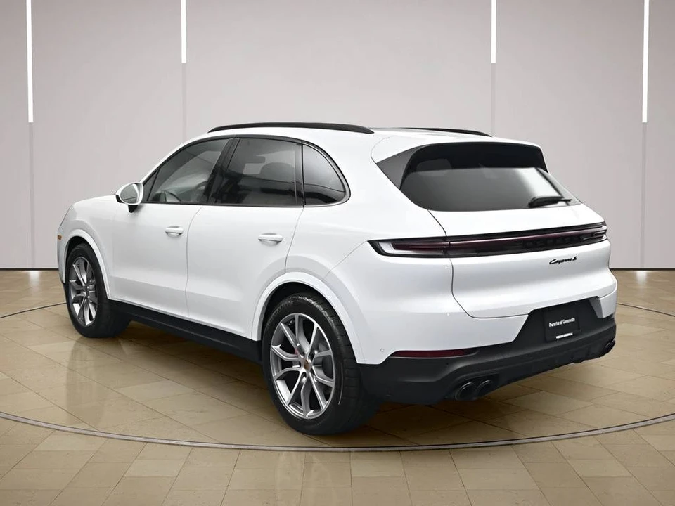 2025 Porsche 9Y0/9Y3 Cayenne S - Image 3 of 4