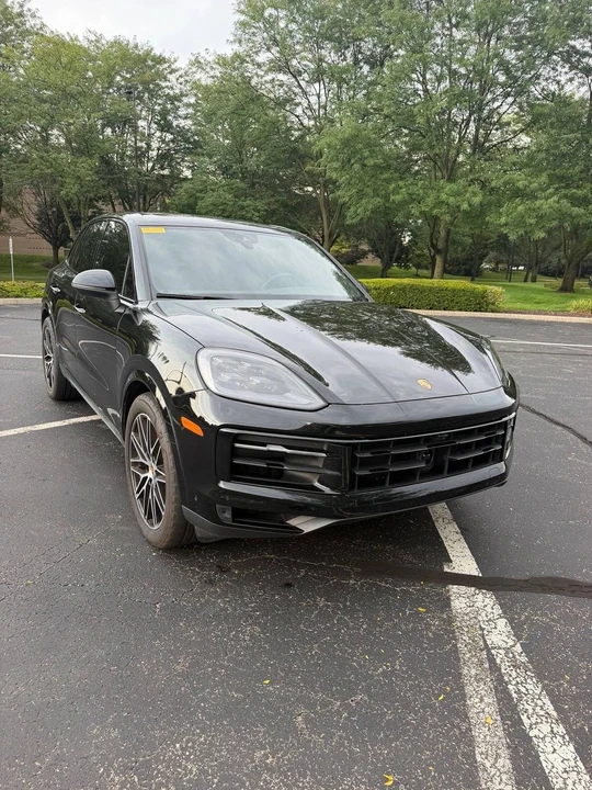 2025 Porsche 9Y0/9Y3 Cayenne S - Image 2 of 4