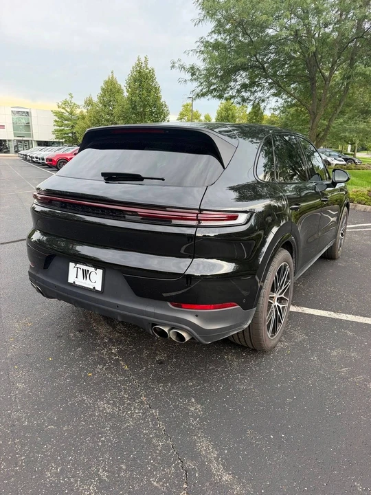 2025 Porsche 9Y0/9Y3 Cayenne S - Image 3 of 4