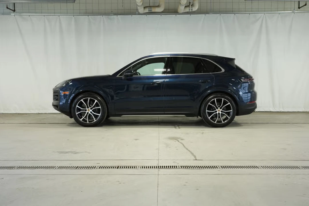 2025 Porsche 9Y0/9Y3 Cayenne S - Image 12 of 31